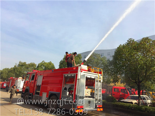 重汽豪沃8噸消防車(chē) 微信圖片_20171213085406.jpg