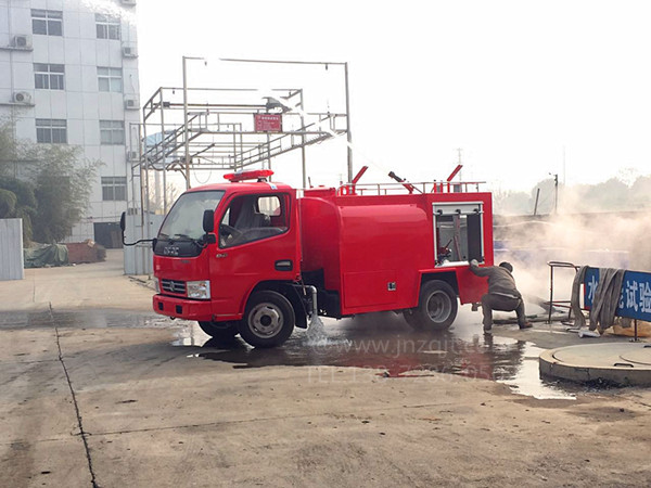 東風(fēng)小型消防車(chē) 微信圖片_20171229092407.jpg