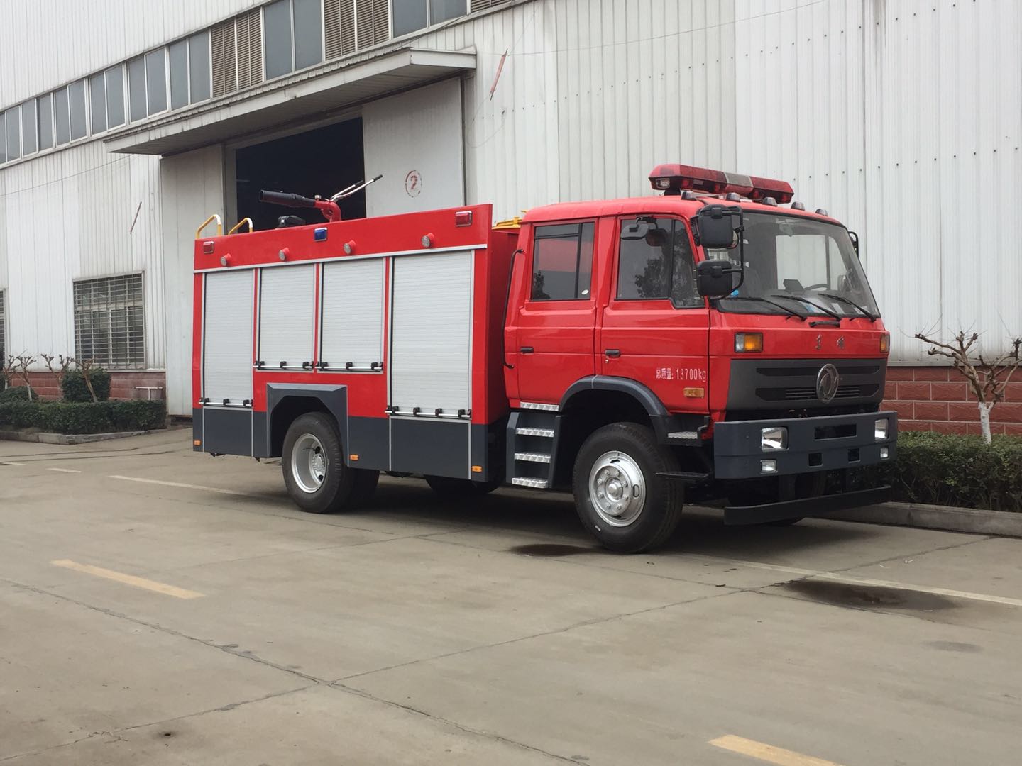東風(fēng)專(zhuān)用底盤(pán)6噸水罐消防車(chē) 439121741865777302.jpg