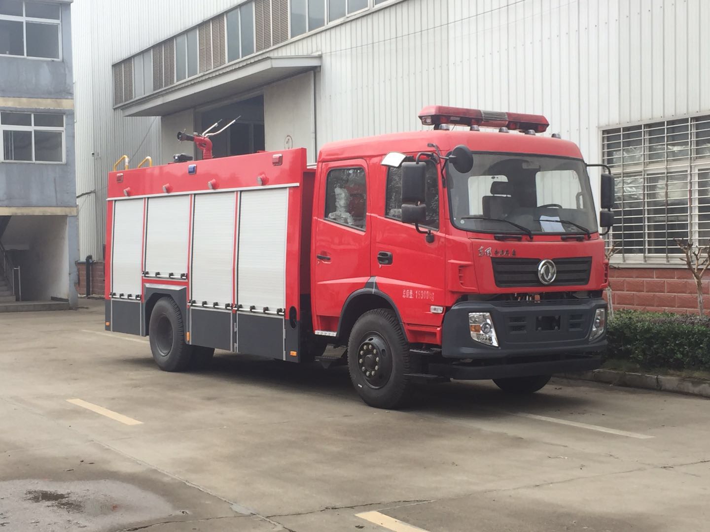 東風(fēng)專(zhuān)用底盤(pán)水罐消防車(chē) 670641193003500999.jpg