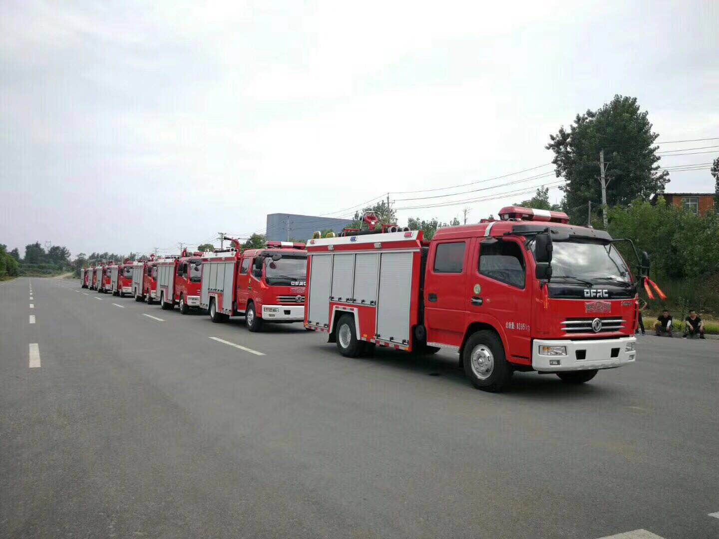 東風(fēng)多利卡消防車(chē) 465917829660138158.jpg