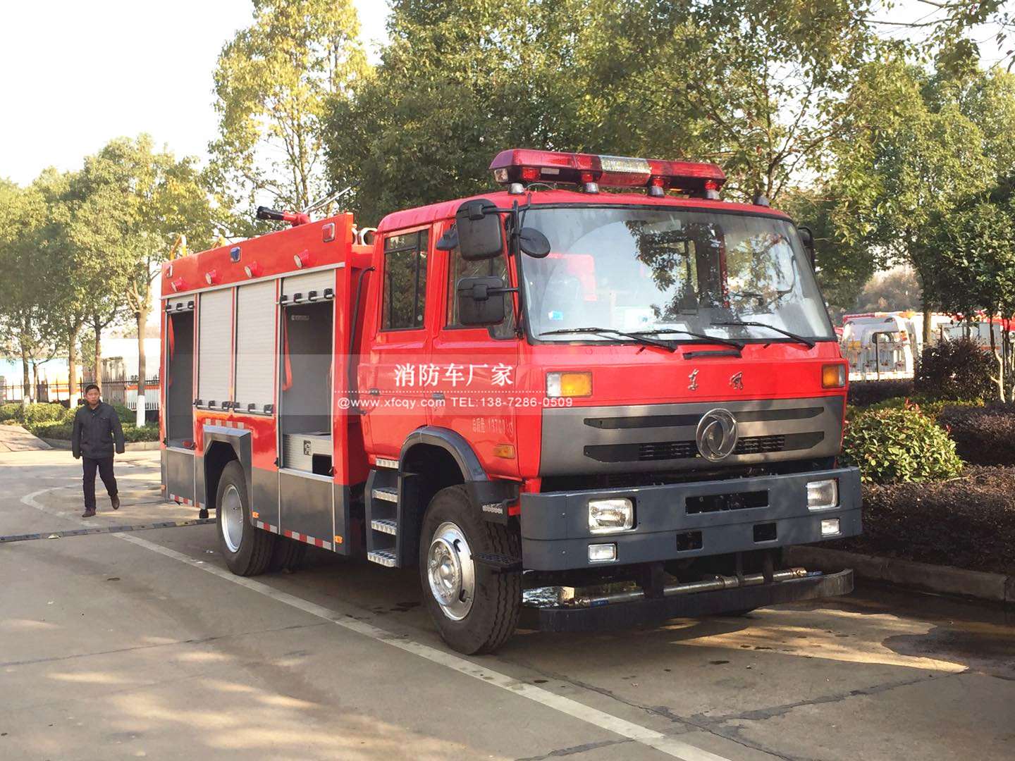 東風(fēng)專(zhuān)底水罐消防車(chē) 903093114743170660.jpg