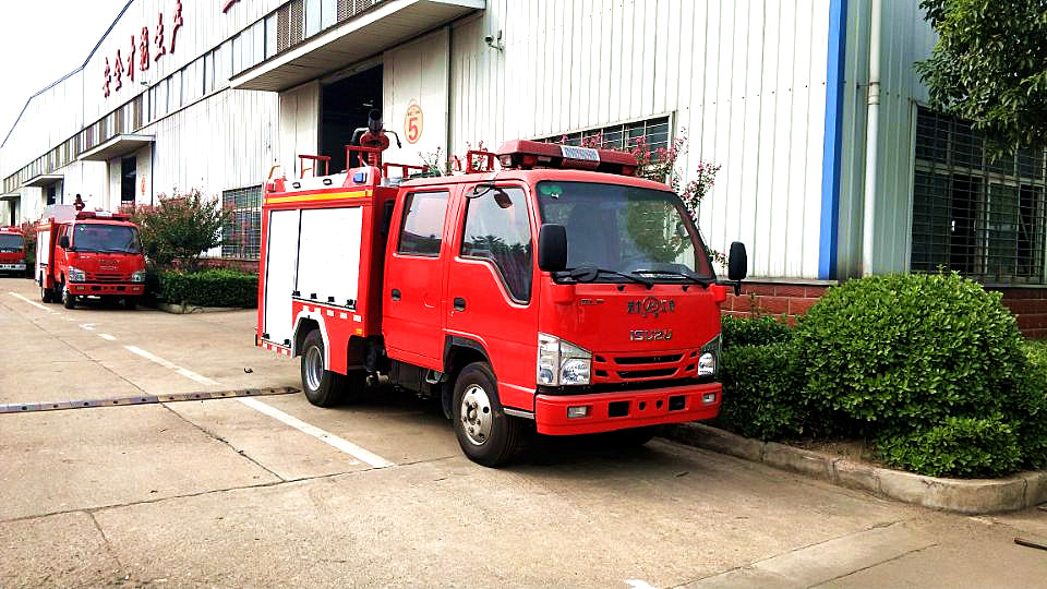 國六五十鈴泡沫消防車(chē)jpg 5C288B09606FABA70CCB37C02D2B4B4A_副本.jpg
