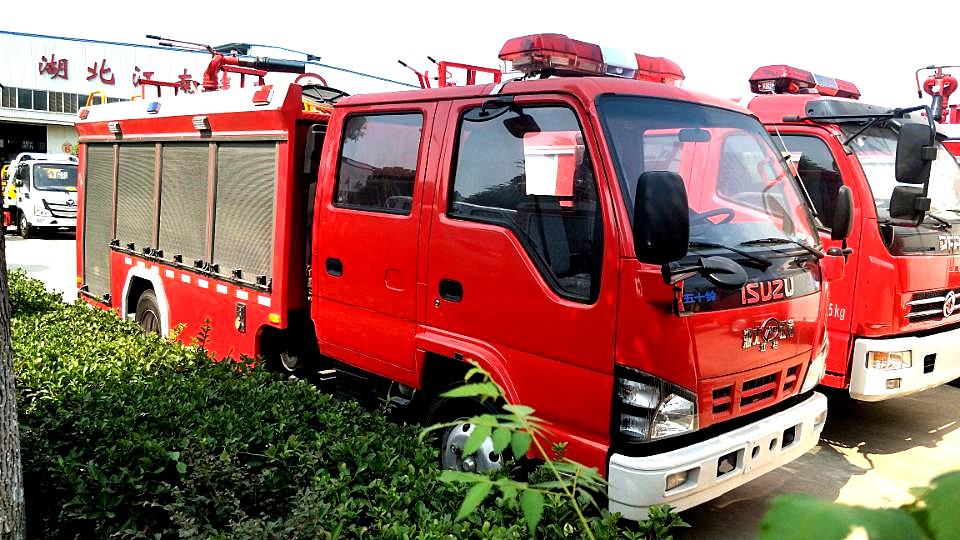 五十鈴泡沫消防車(chē) 6244A83923ED15D5981C60AA3B089F08_副本.jpg