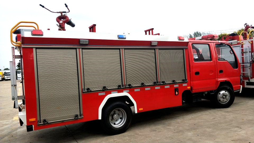 五十鈴泡沫消防車(chē) 194C3A952228AA780CCCADE1D6AD66CF_副本.jpg