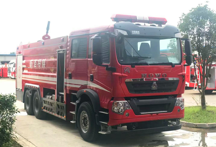 重汽T5G消防車(chē) a55e22f294eb9b76e7e1a026e8549d7.jpg