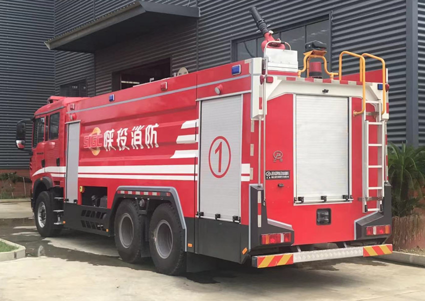 重汽消防車(chē) ecaf9bb8867b14e50e2522d4c8f203a.jpg