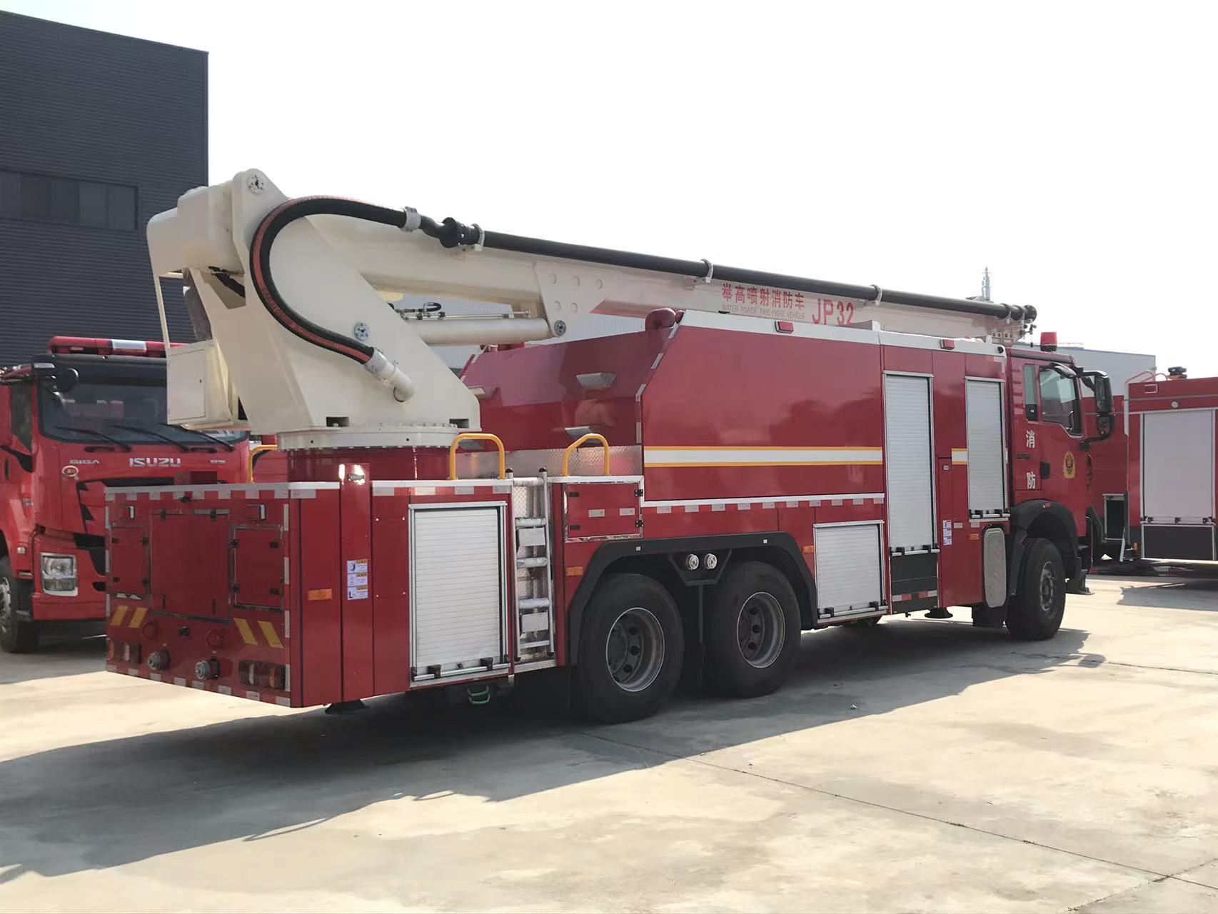 消防車(chē)圖片jpg abf40ad38e06efdbaada71fa8d28fcb.jpg