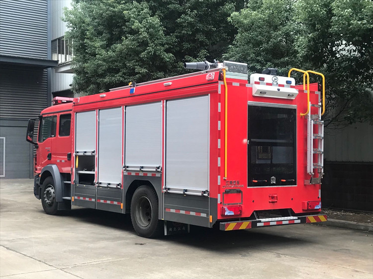 德國曼泡沫消防車(chē) 49F99F34EEFCDEB552DF8E15BFDE9B81.jpg