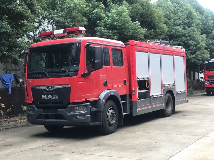 國六壓縮空氣泡沫消防車(chē)jpg 35062F95015FEEE81F3E662F50EE5887.jpg